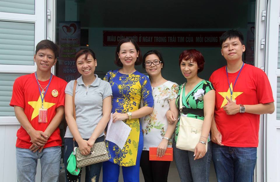 SÔI NỔI THAM GIA CHƯƠNG TRÌNH “GIỌT HỒNG YÊU THƯƠNG 2015